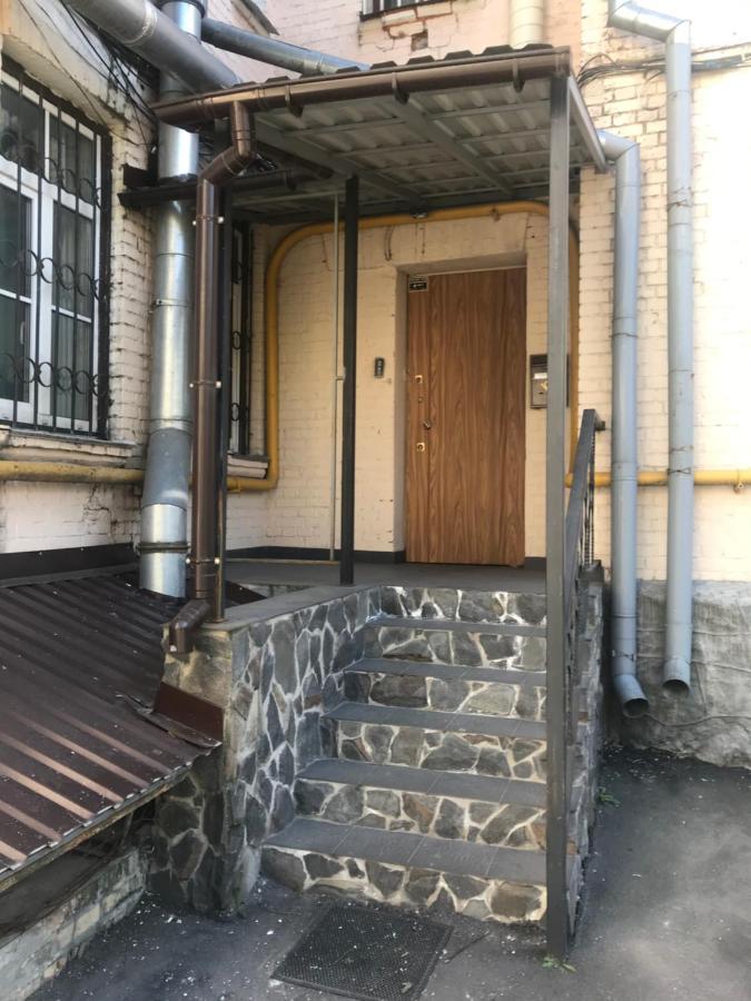 Ararat-Tarasa Shevchenka Hostel Киев Екстериор снимка
