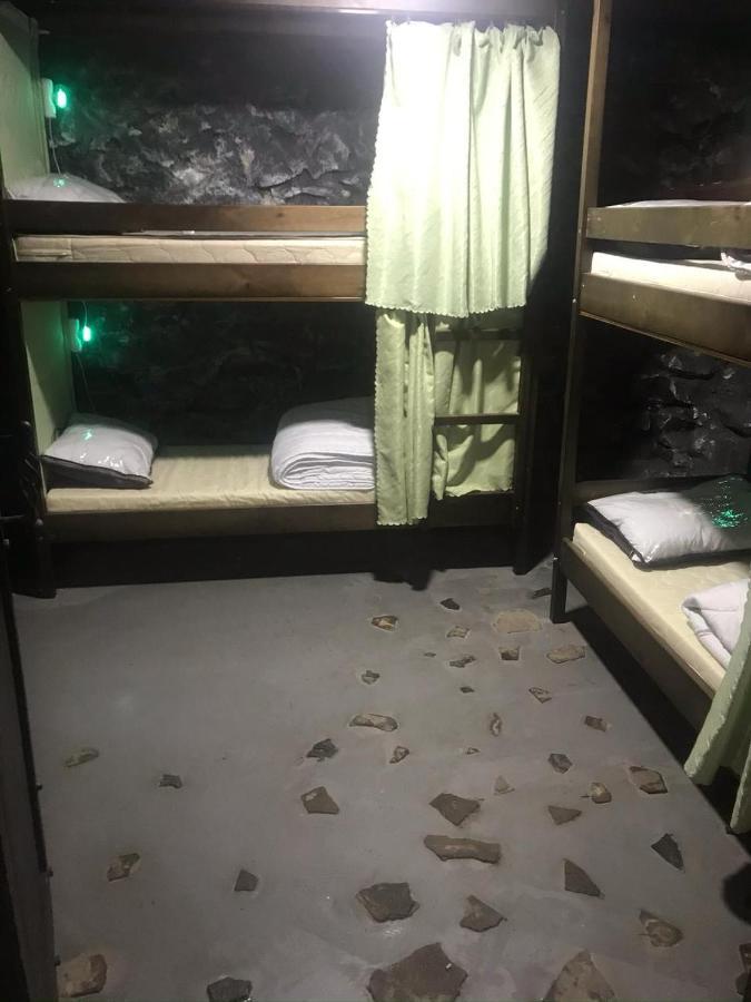 Ararat-Tarasa Shevchenka Hostel Киев Екстериор снимка