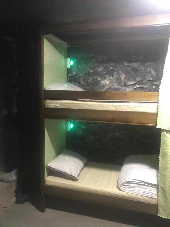 Ararat-Tarasa Shevchenka Hostel Киев Екстериор снимка